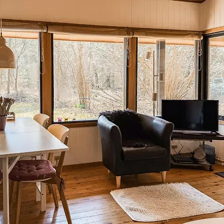 2 Bedroom Pet Friendly In *